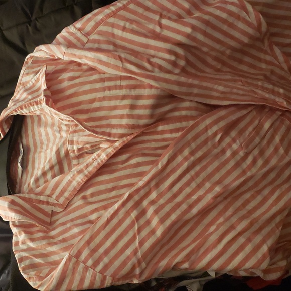 Tailored Women's Shirts [2] - Picture 3 of 4